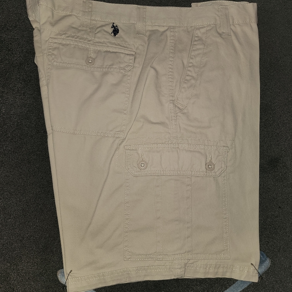EUC Mens Polo khaki shorts size 42